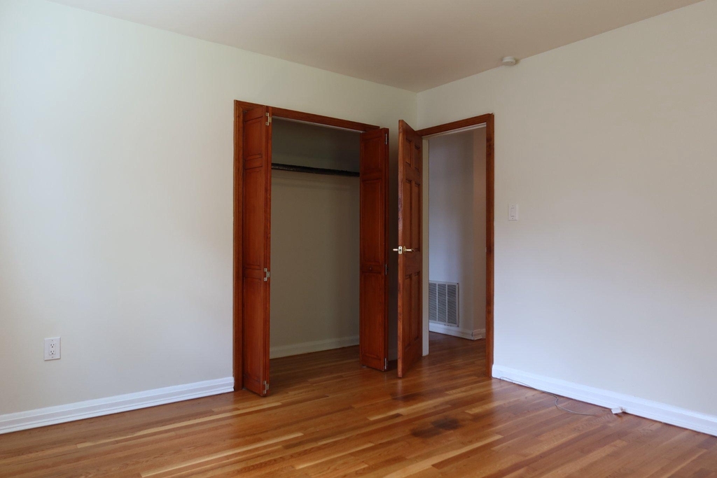 109 Deep Dale Drive - Photo 12