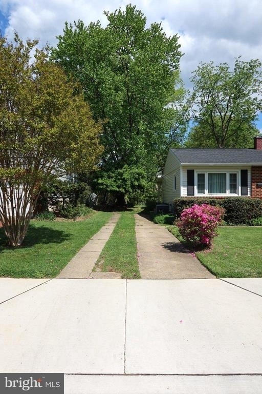 109 Deep Dale Drive - Photo 1