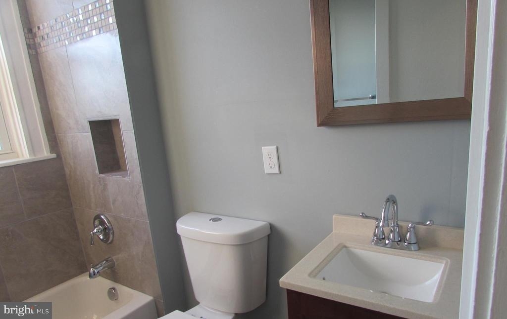 2735 Chesterfield Avenue - Photo 14