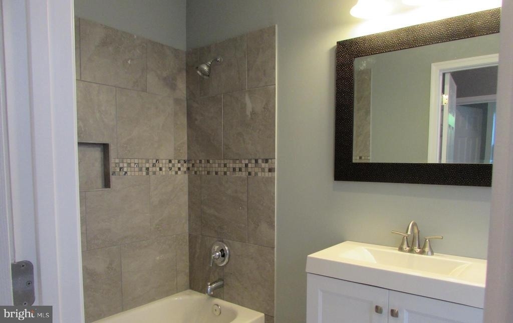 2735 Chesterfield Avenue - Photo 16
