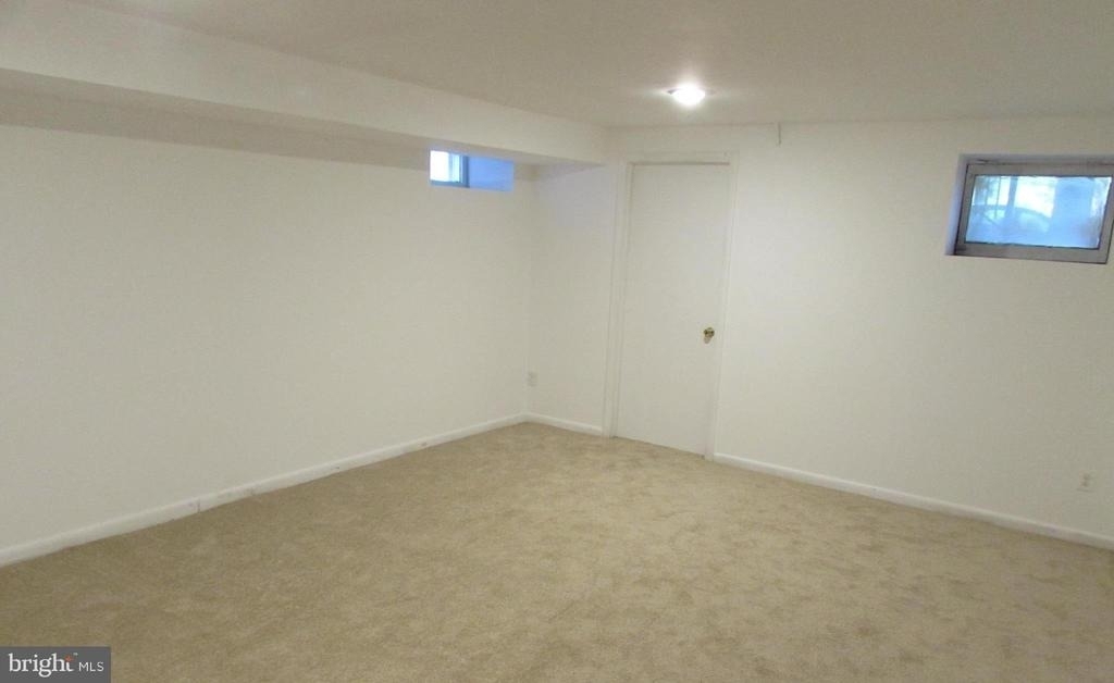 2735 Chesterfield Avenue - Photo 25