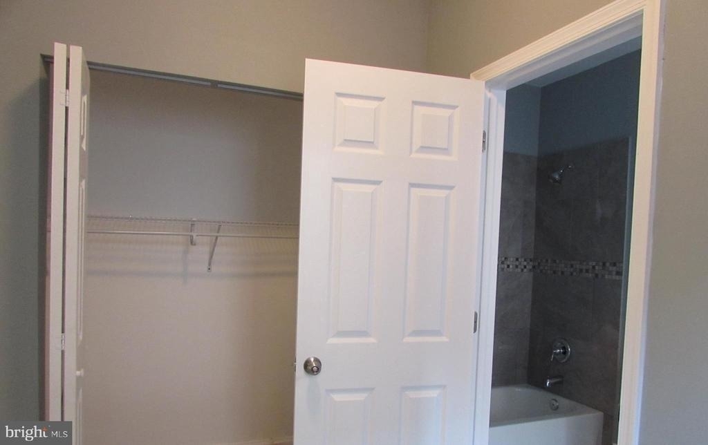 2735 Chesterfield Avenue - Photo 19