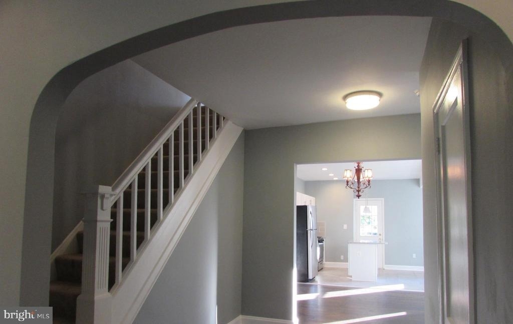 2735 Chesterfield Avenue - Photo 9