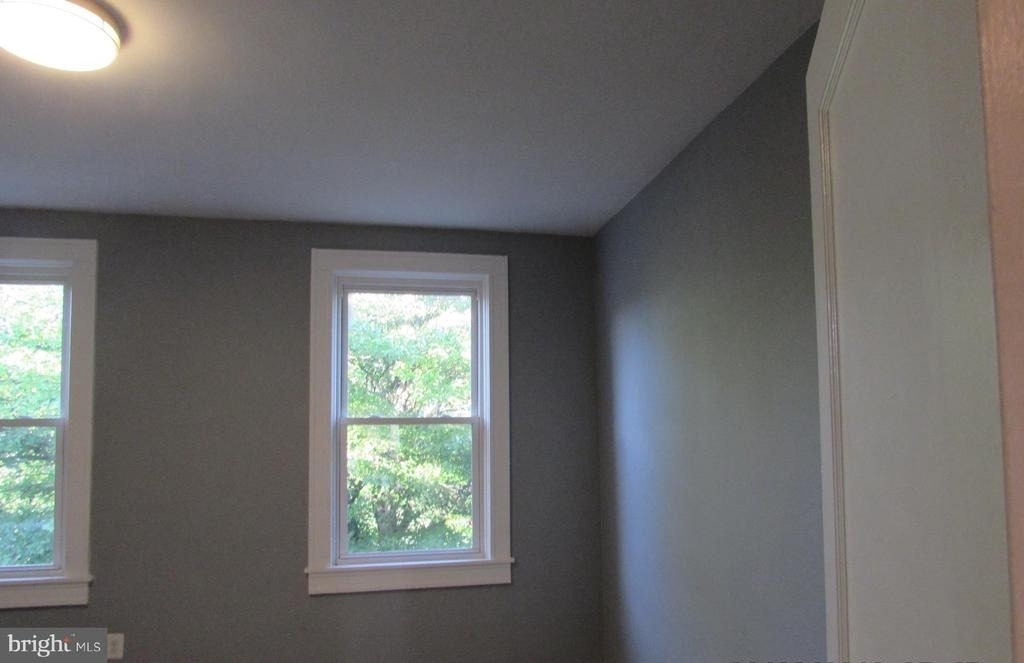 2735 Chesterfield Avenue - Photo 23