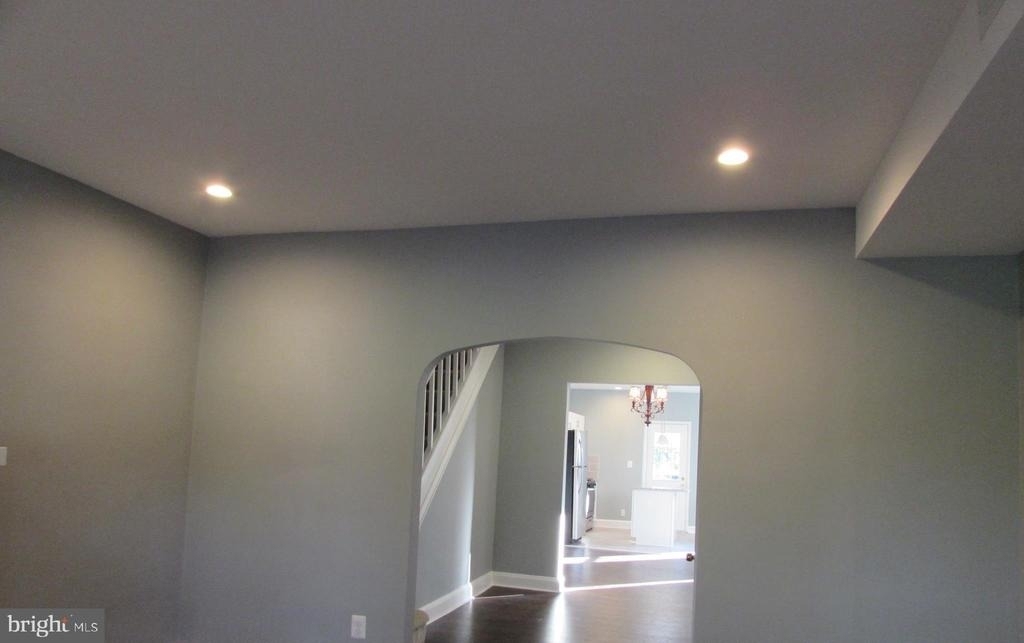 2735 Chesterfield Avenue - Photo 10