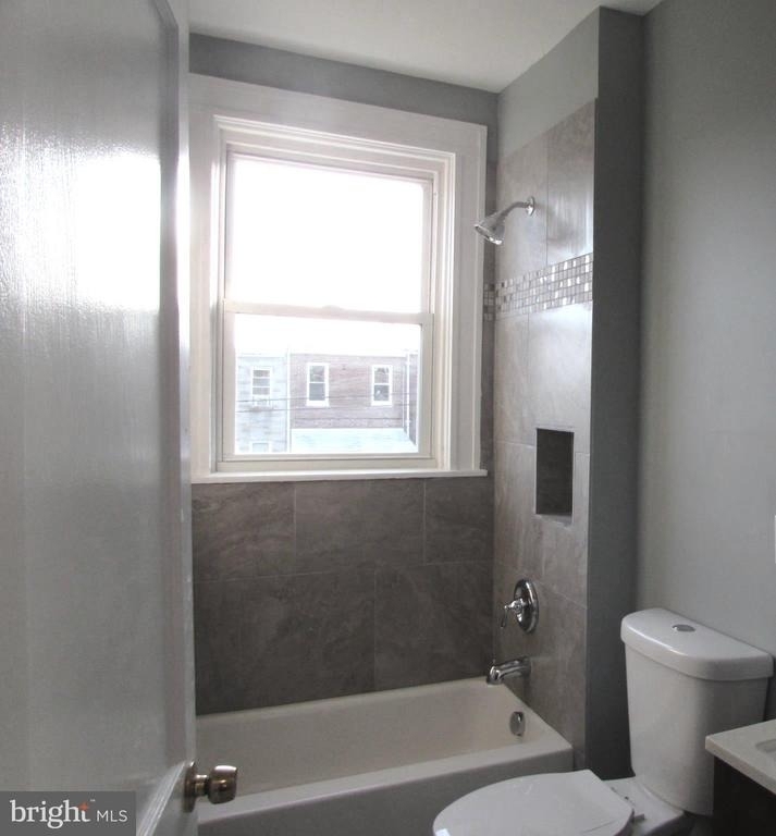2735 Chesterfield Avenue - Photo 13
