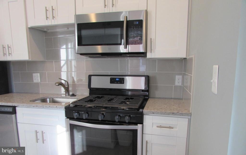 2735 Chesterfield Avenue - Photo 7