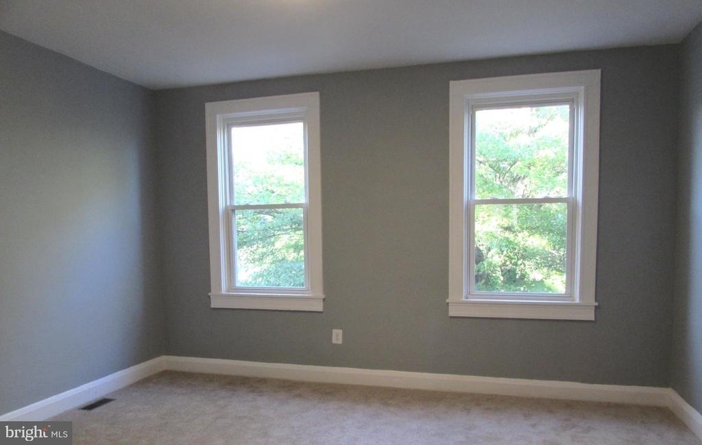 2735 Chesterfield Avenue - Photo 15
