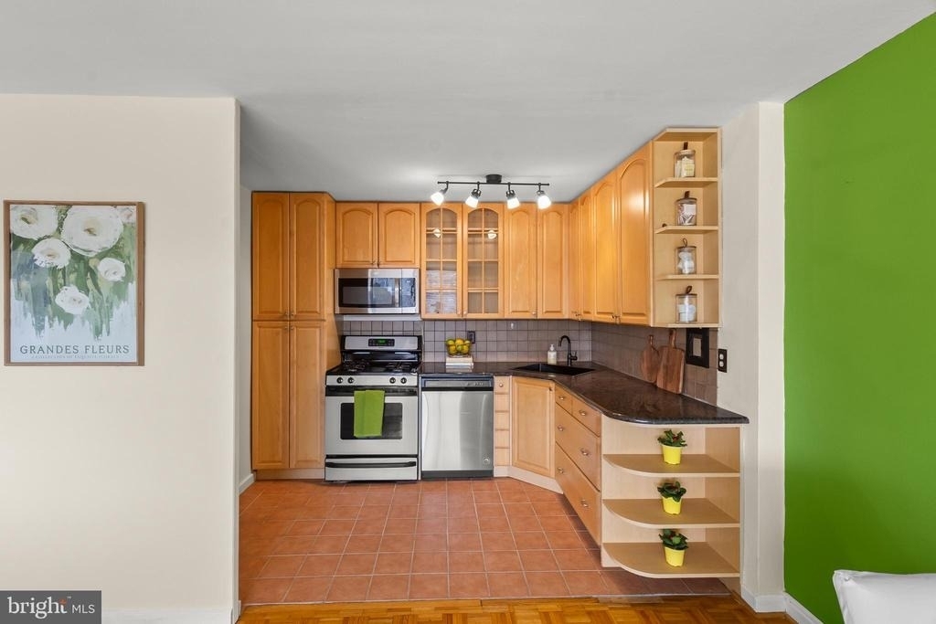 1401 Pennsylvania Avenue - Photo 20