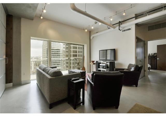 800 Brazos St - Photo 2