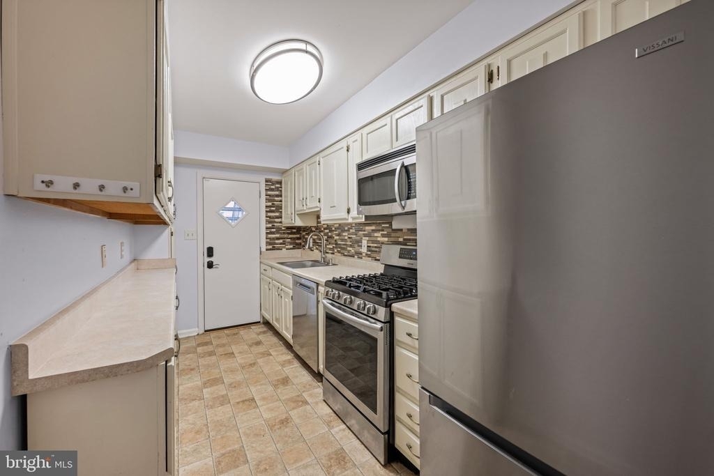 139 Hawaii Avenue Ne - Photo 5