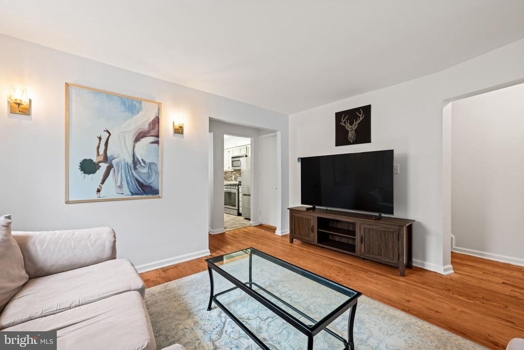 139 Hawaii Avenue Ne - Photo 3