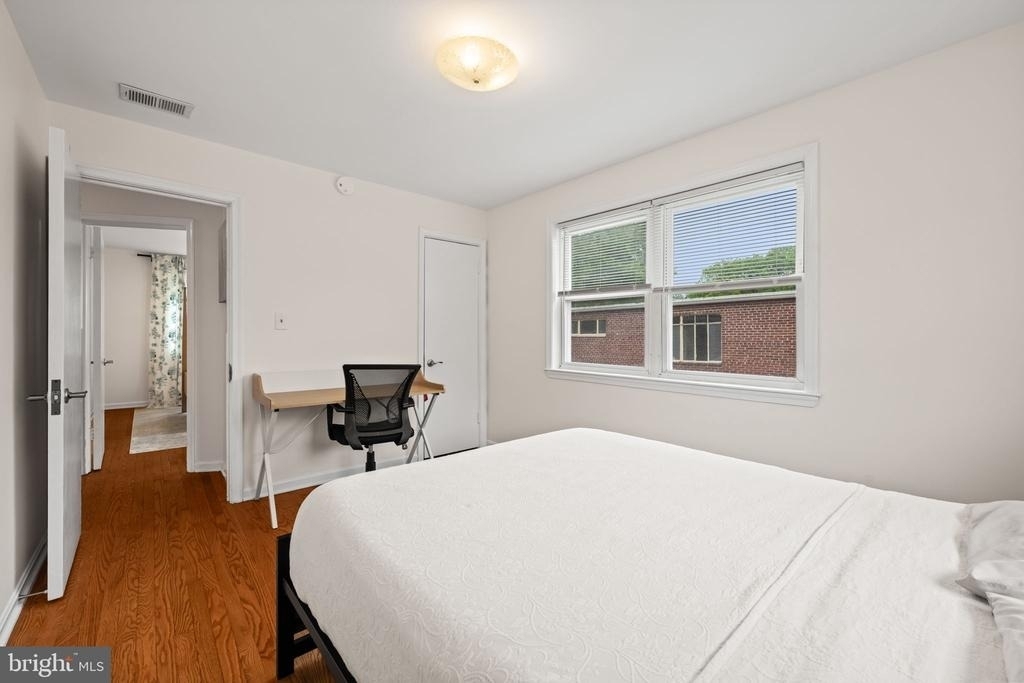 139 Hawaii Avenue Ne - Photo 13
