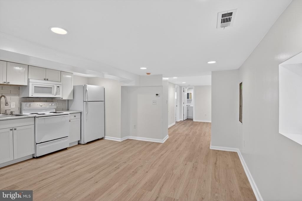 141 Uhland Terrace Ne - Photo 3