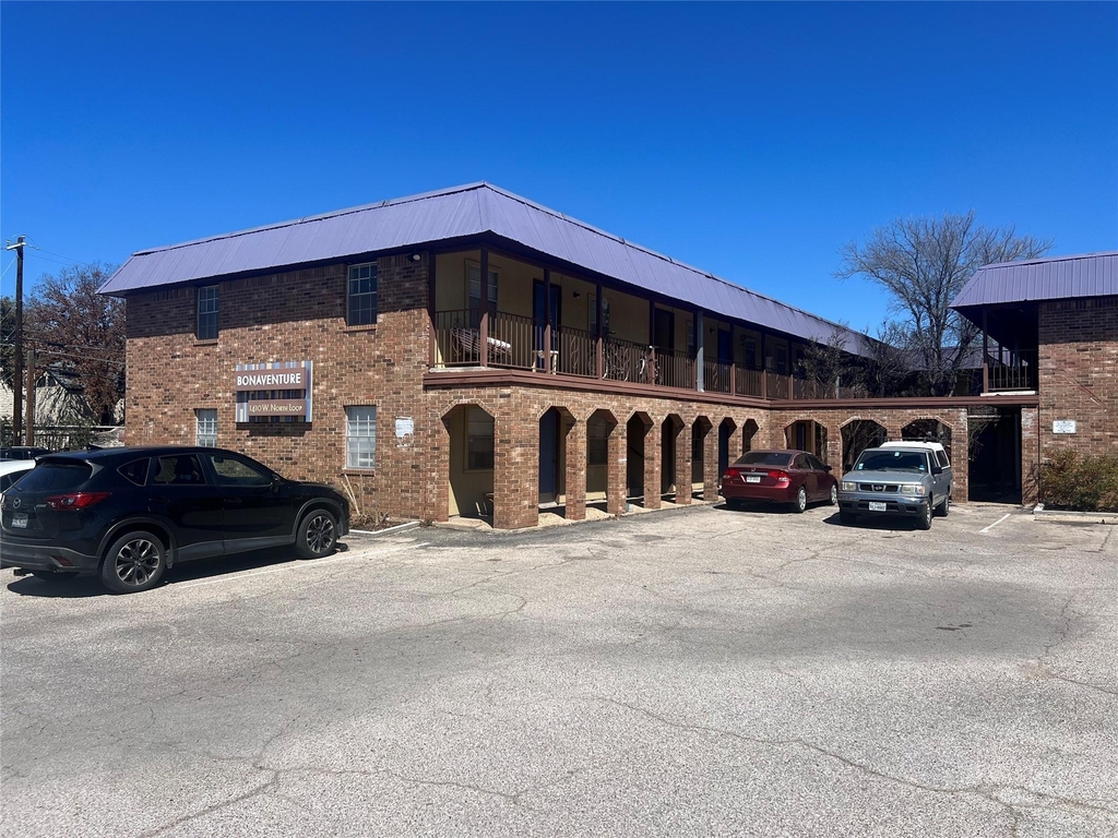 1410 W North Loop Blvd - Photo 1