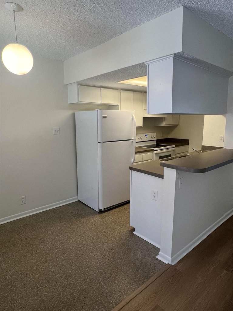 1410 W North Loop Blvd - Photo 9