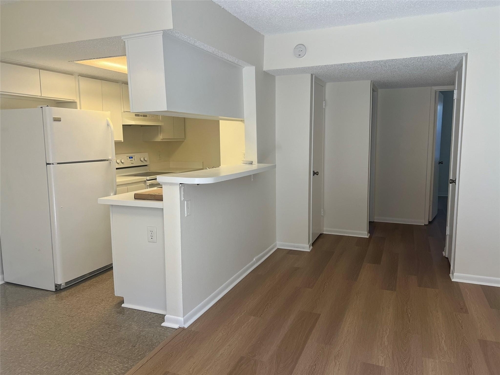 1410 W North Loop Blvd - Photo 12
