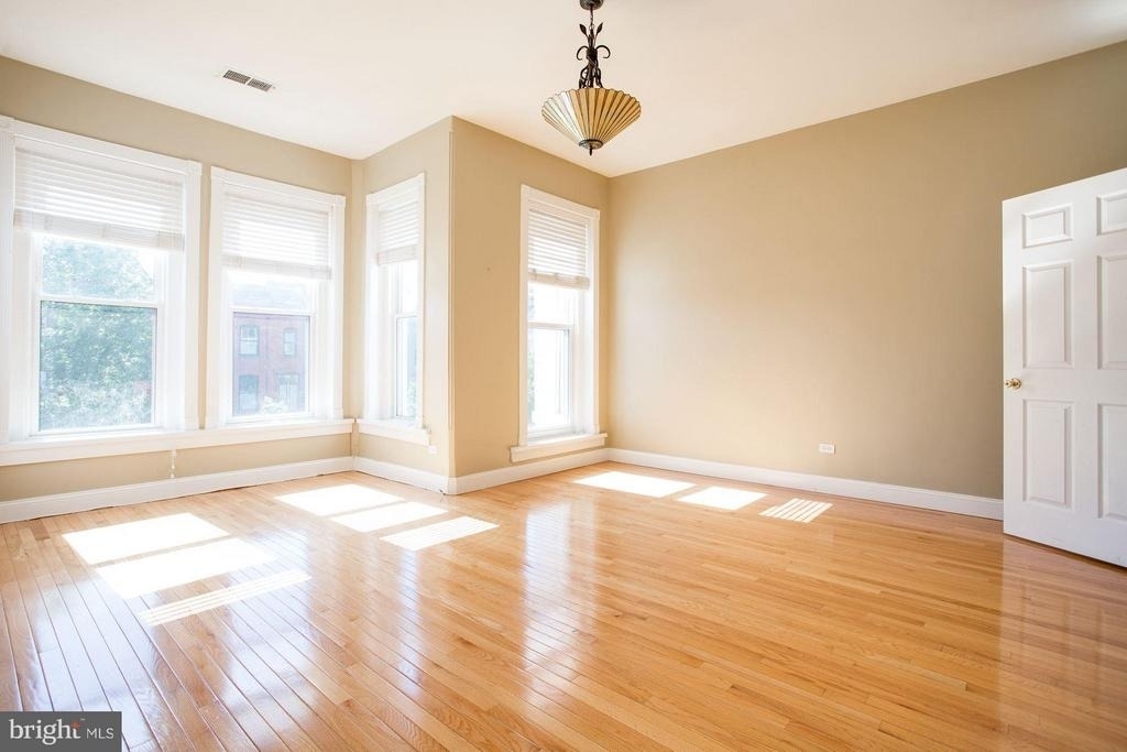 1915 11th Street Nw - Photo 8