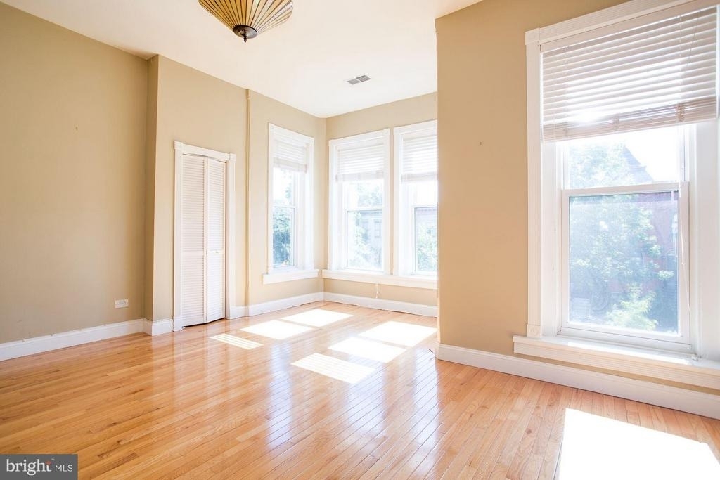 1915 11th Street Nw - Photo 7