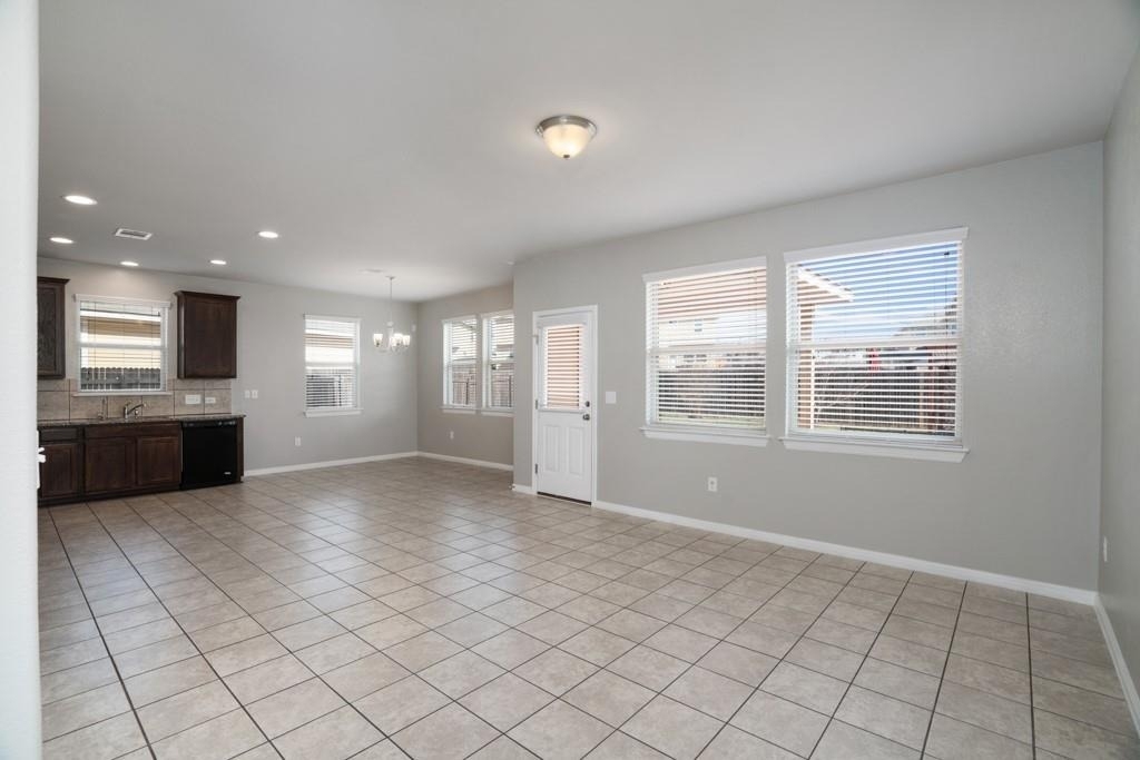 156 Triumph Rd - Photo 4