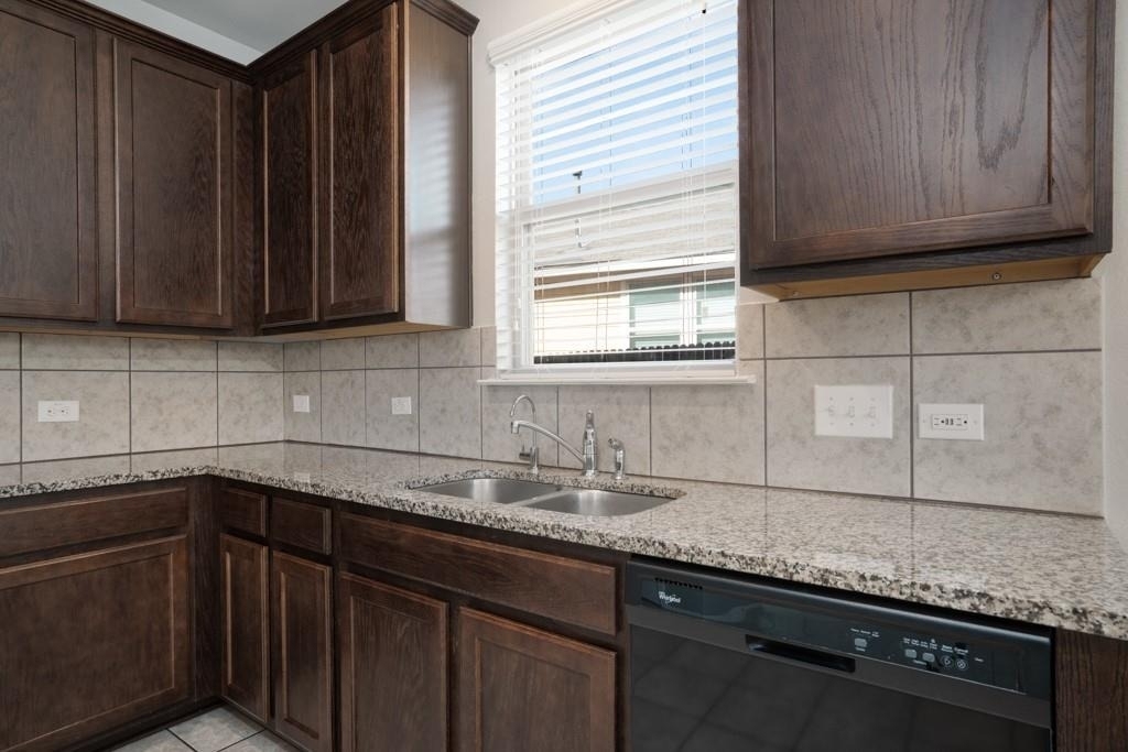 156 Triumph Rd - Photo 8