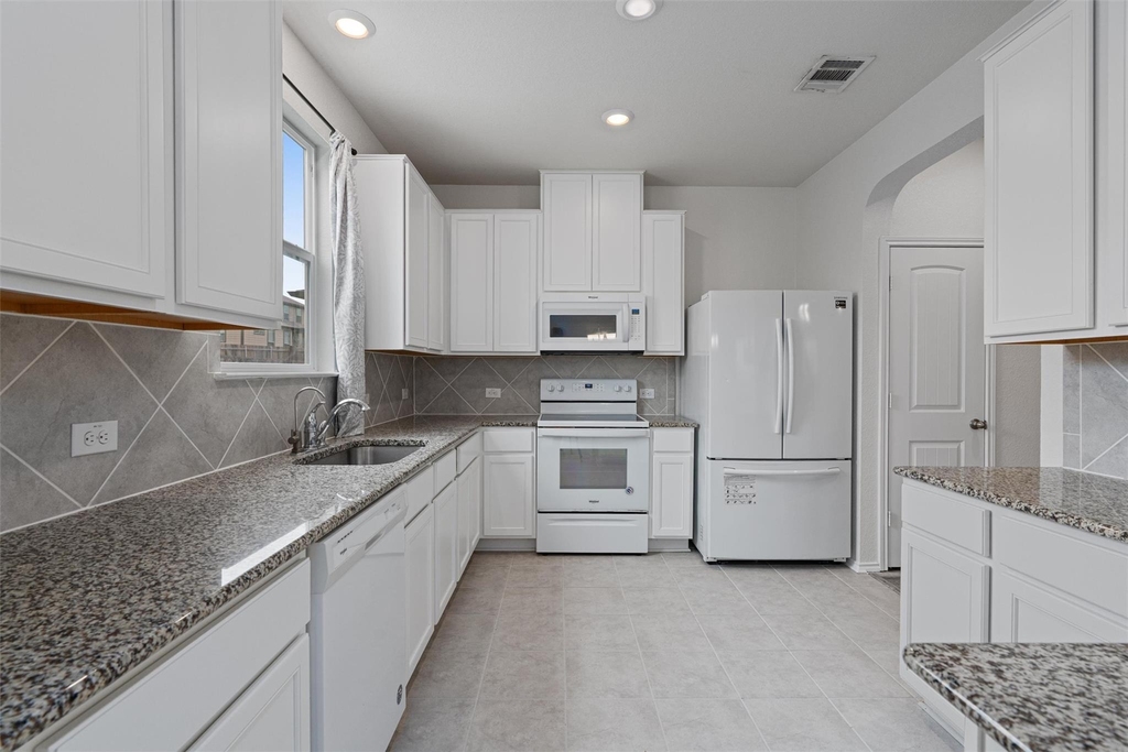 305 Los Cobos Ln - Photo 7