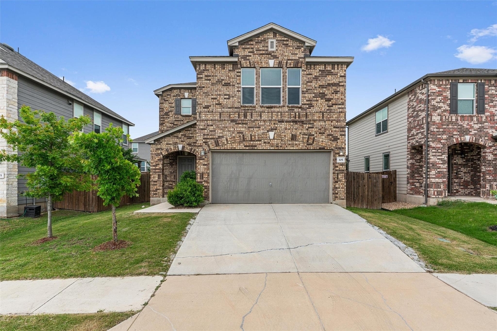 305 Los Cobos Ln - Photo 0