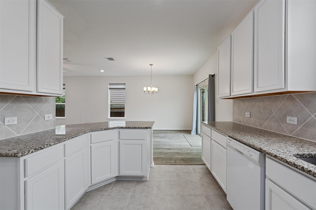 305 Los Cobos Ln - Photo 8