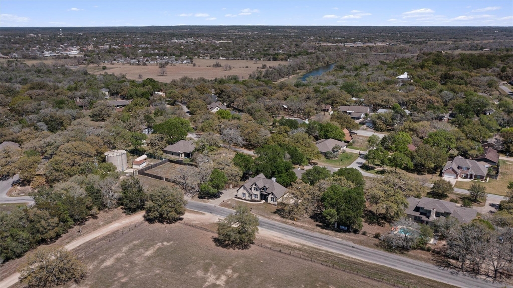312 Country Club Dr - Photo 2