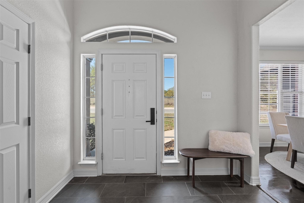 312 Country Club Dr - Photo 5