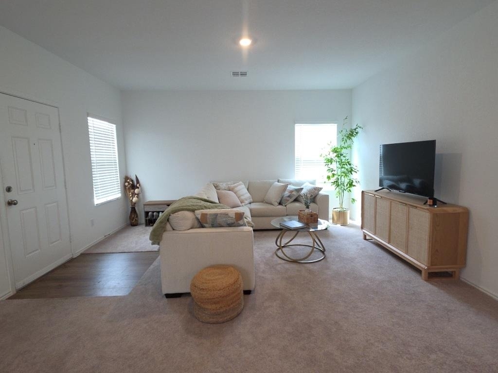 1232 Cattail Ln - Photo 2