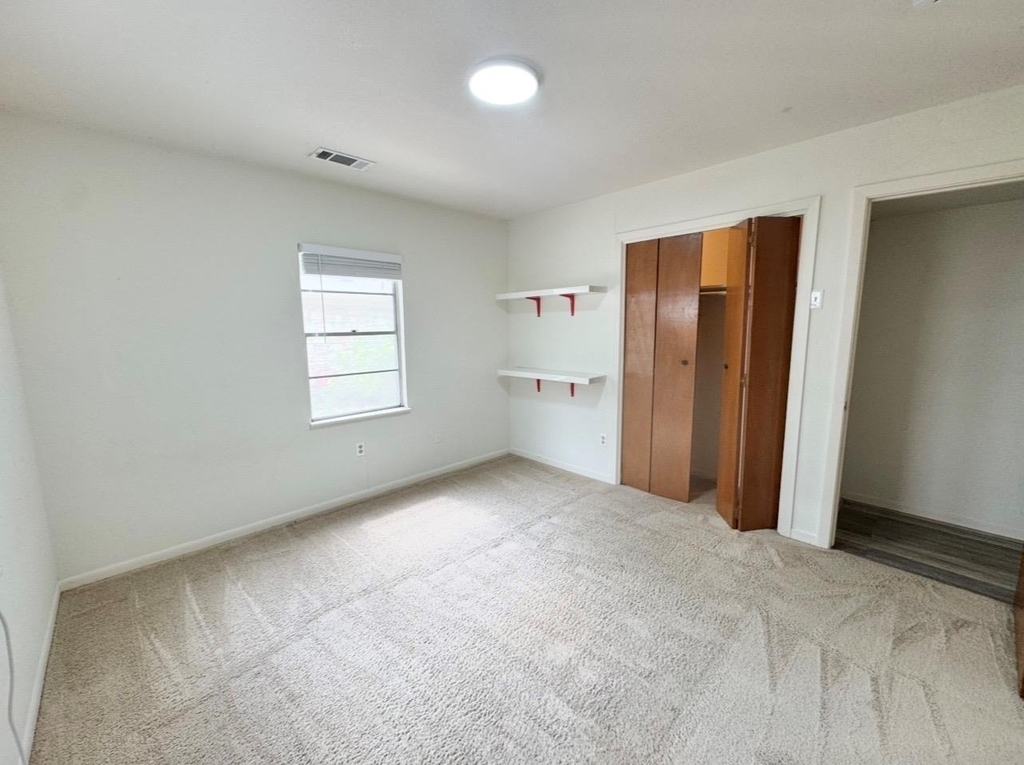406 Swanee Dr - Photo 11