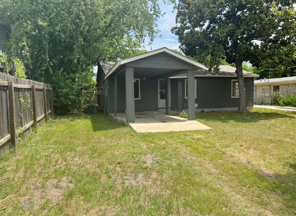 406 Swanee Dr - Photo 1