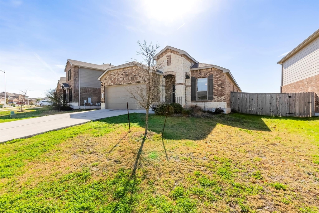 11617 Amber Stream Ln - Photo 0