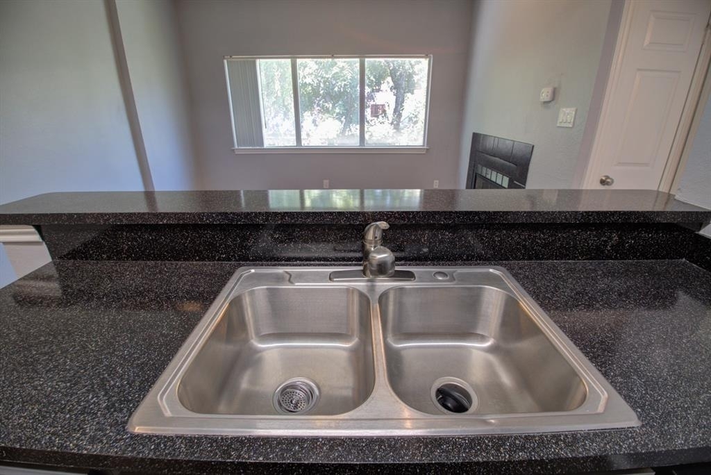 2606 Rio Grande St - Photo 3