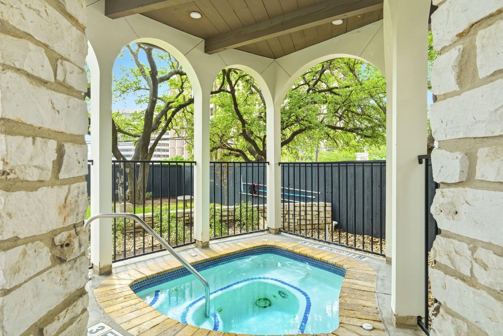1801 Lavaca St - Photo 22