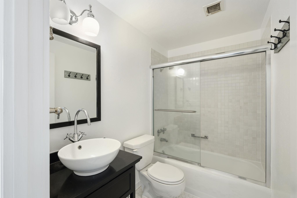 1801 Lavaca St - Photo 4
