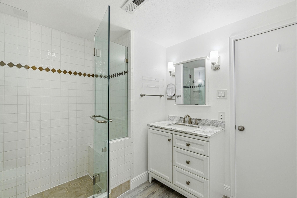 1801 Lavaca St - Photo 2