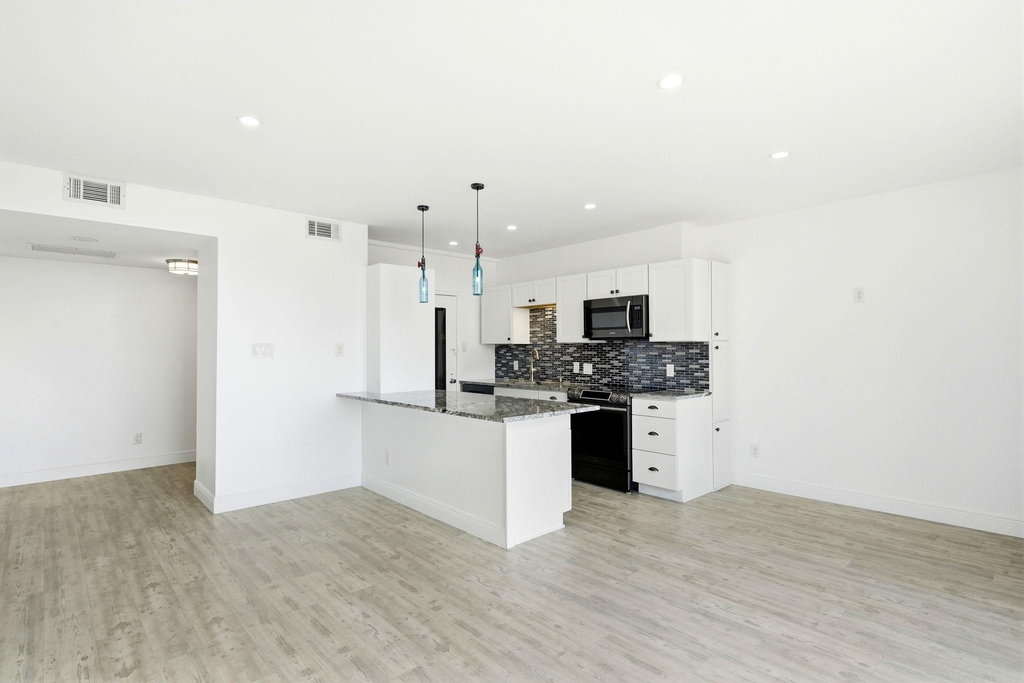 1801 Lavaca St - Photo 8