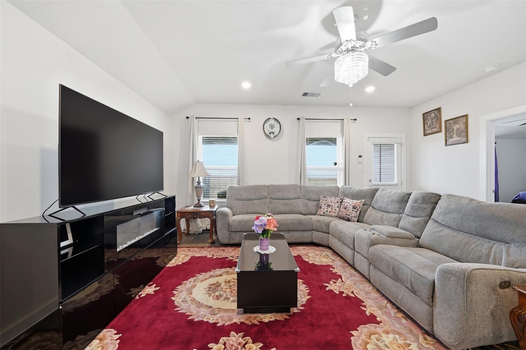 318 Merriman Rd - Photo 5