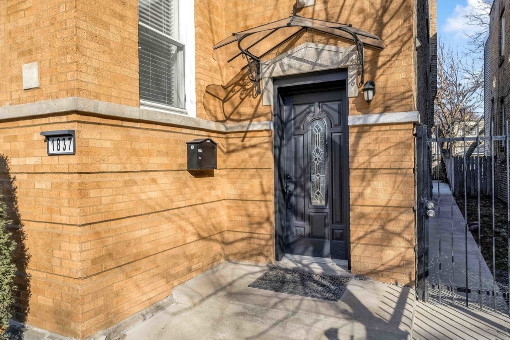 1837 N Mason Avenue - Photo 1