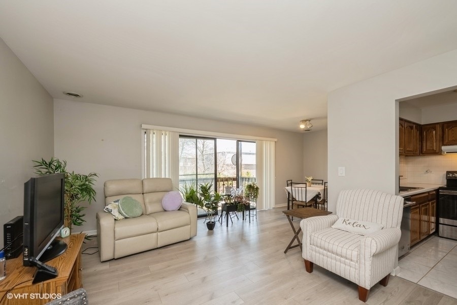 260 E Court Of Shorewood Court - Photo 1