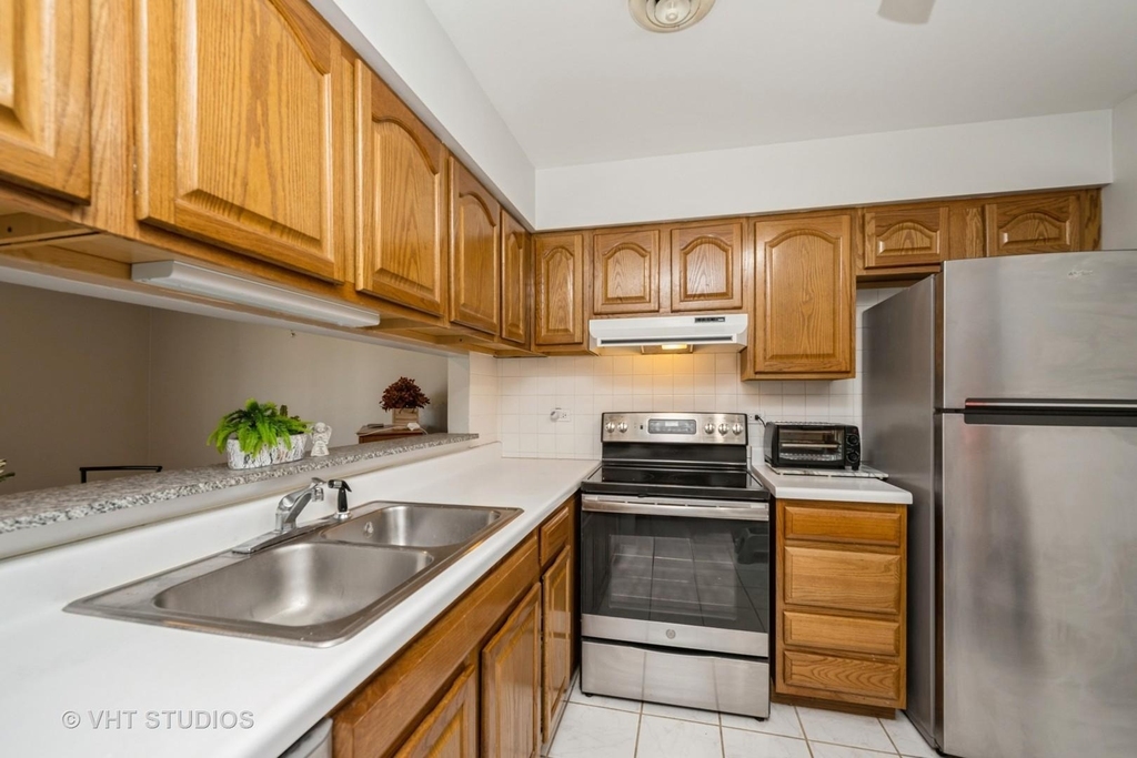 260 E Court Of Shorewood Court - Photo 5