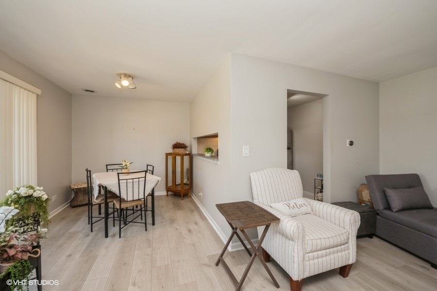 260 E Court Of Shorewood Court - Photo 3