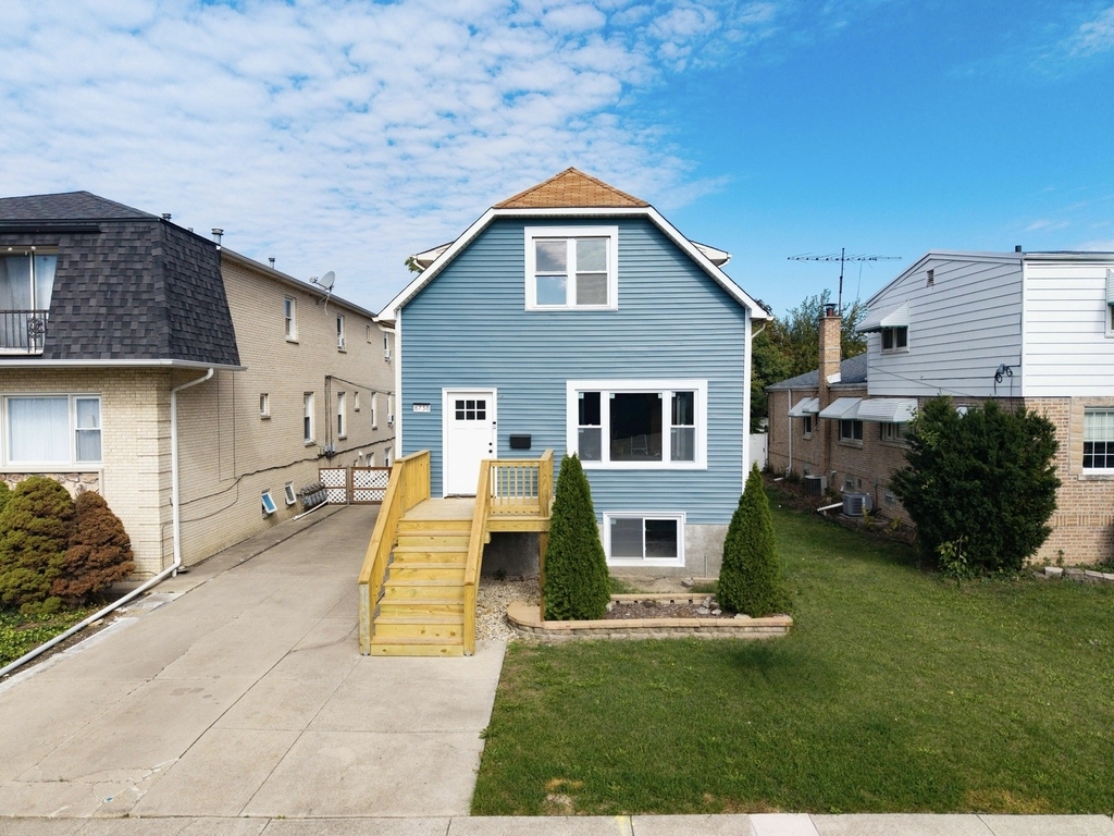 6730 W Dakin Street - Photo 0