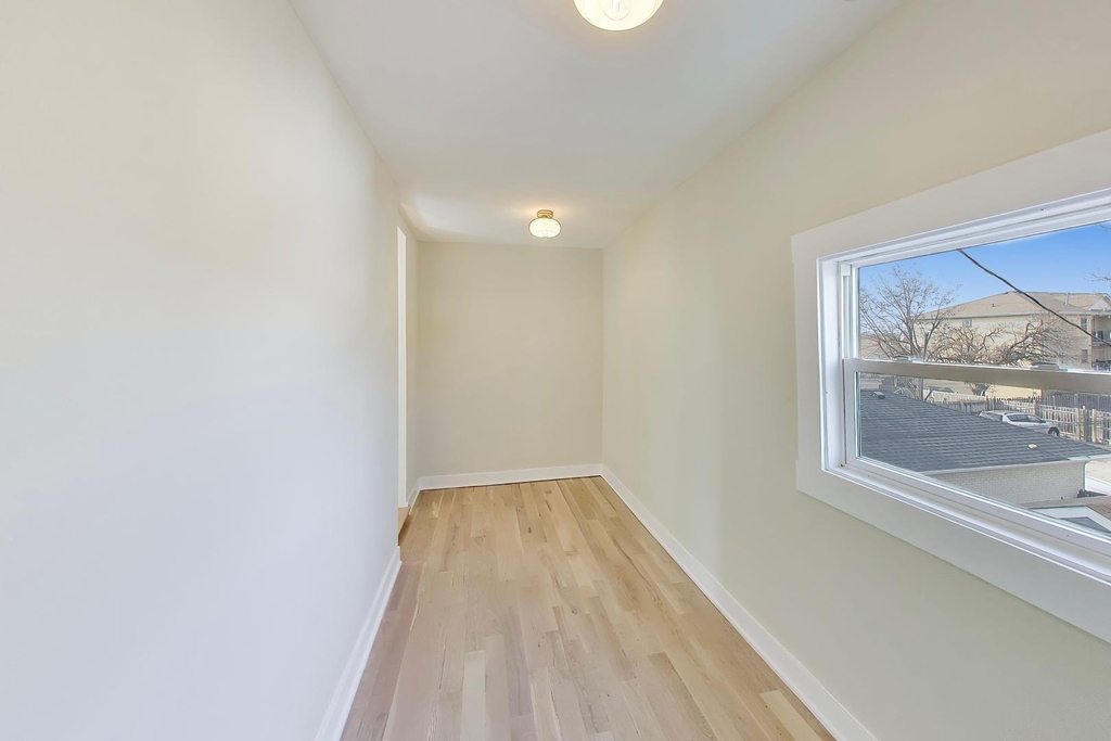 6730 W Dakin Street - Photo 18