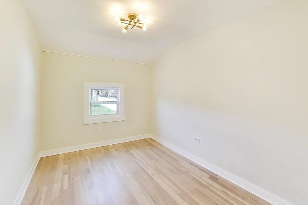 6730 W Dakin Street - Photo 14