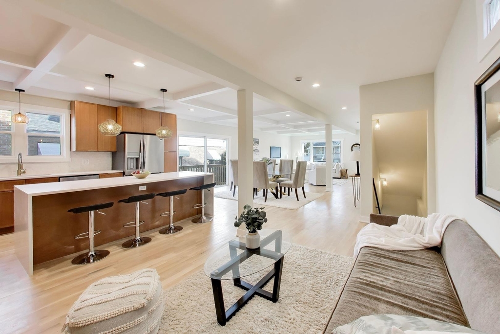 6730 W Dakin Street - Photo 8