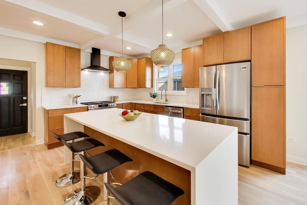 6730 W Dakin Street - Photo 1