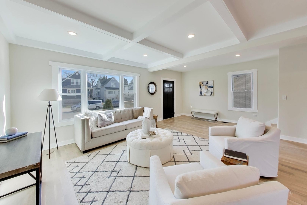 6730 W Dakin Street - Photo 3
